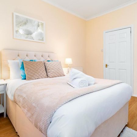 Luxury 3 Bedroom House - Harborne - Parking - Garden - Wifi & Netflix 122G Birmingham Luaran gambar