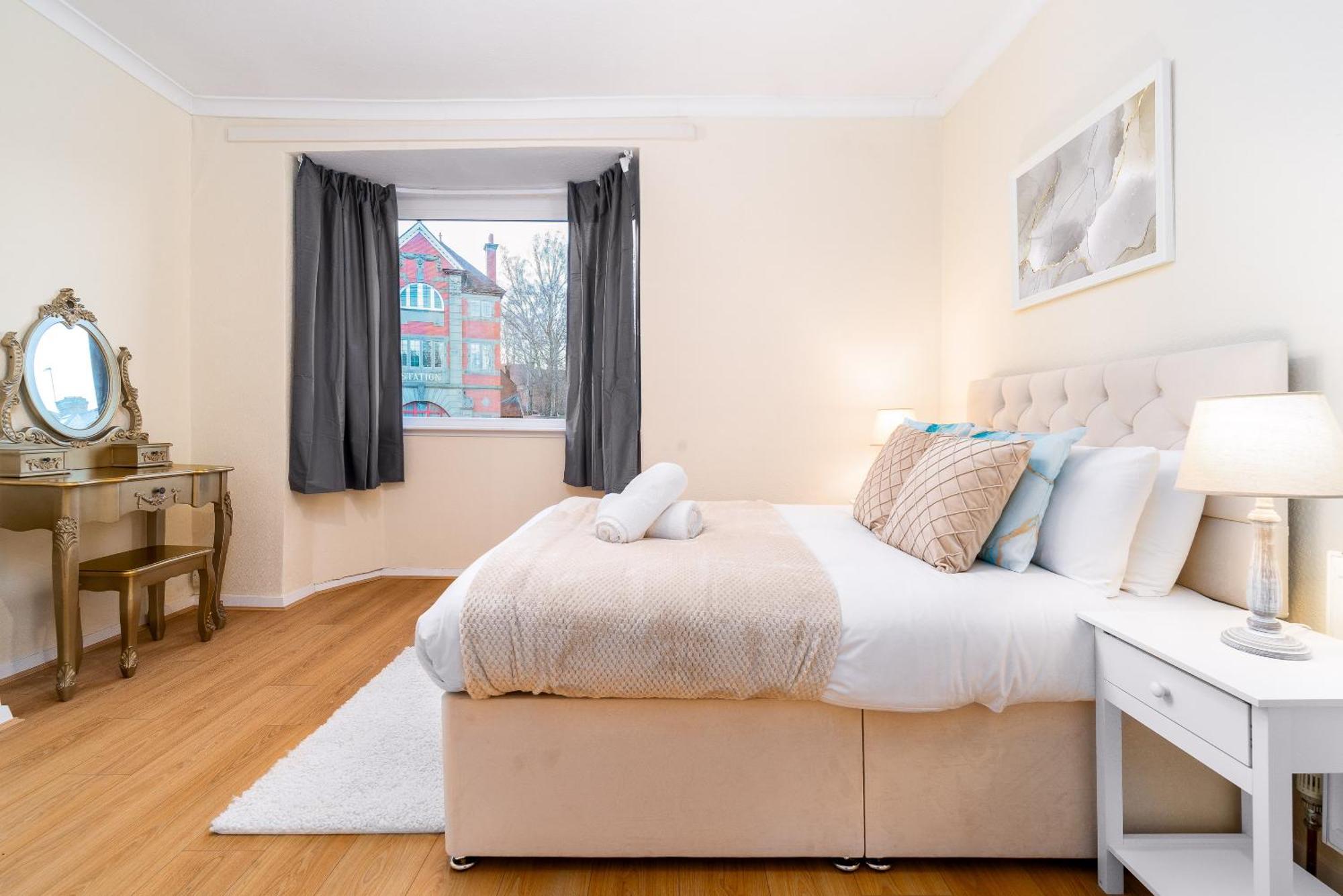 Luxury 3 Bedroom House - Harborne - Parking - Garden - Wifi & Netflix 122G Birmingham Luaran gambar