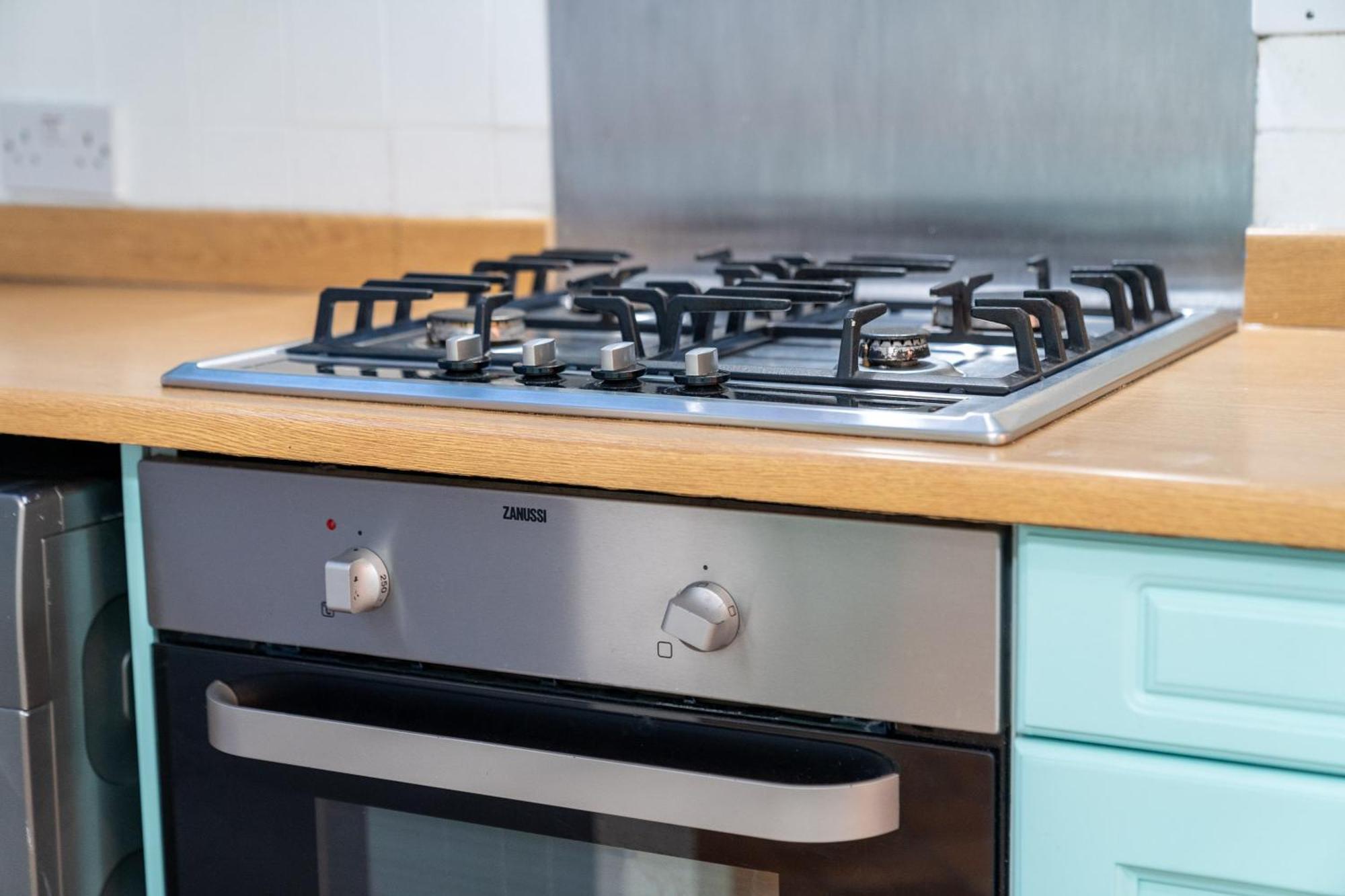 Luxury 3 Bedroom House - Harborne - Parking - Garden - Wifi & Netflix 122G Birmingham Luaran gambar