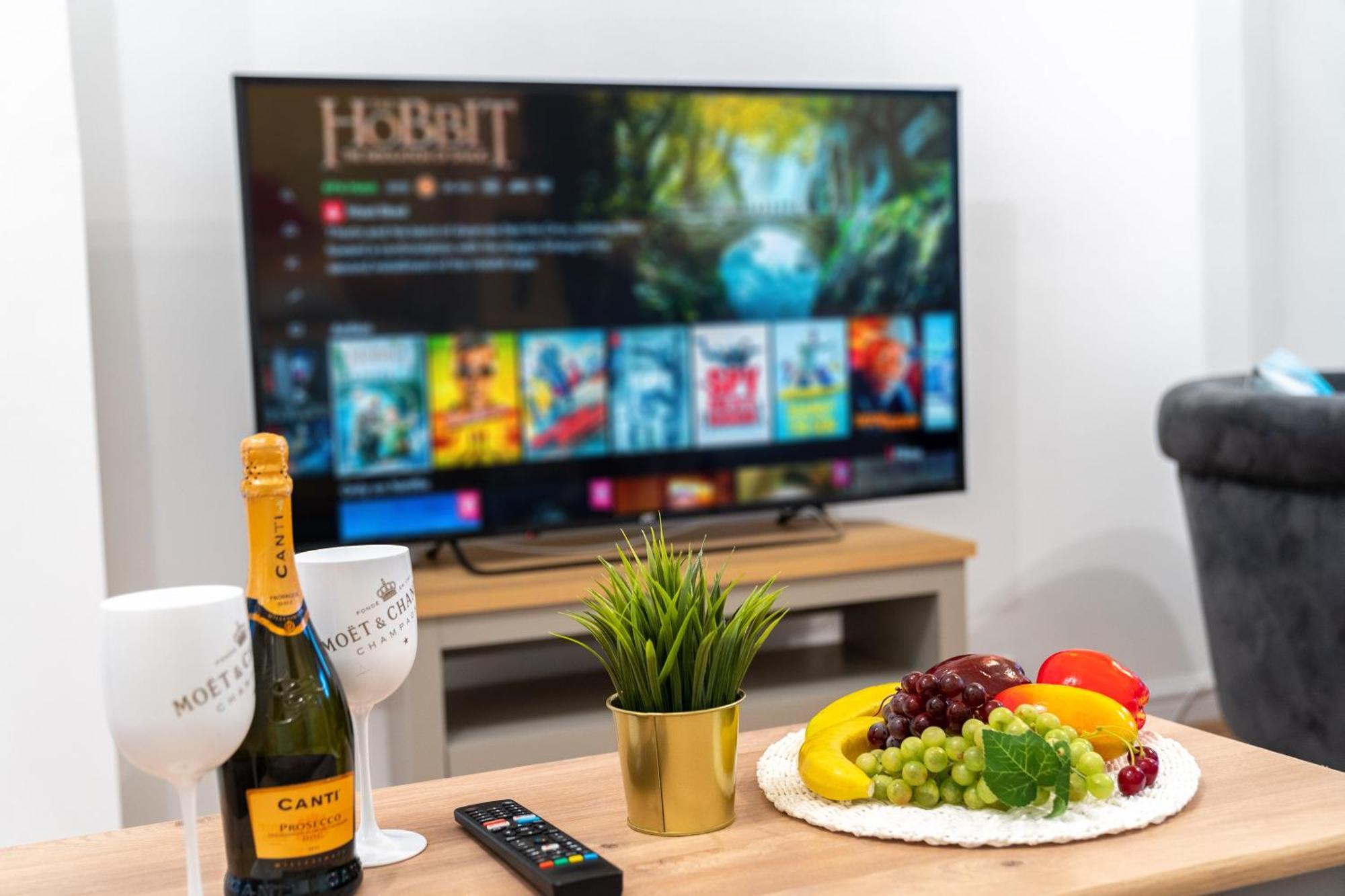 Luxury 3 Bedroom House - Harborne - Parking - Garden - Wifi & Netflix 122G Birmingham Luaran gambar