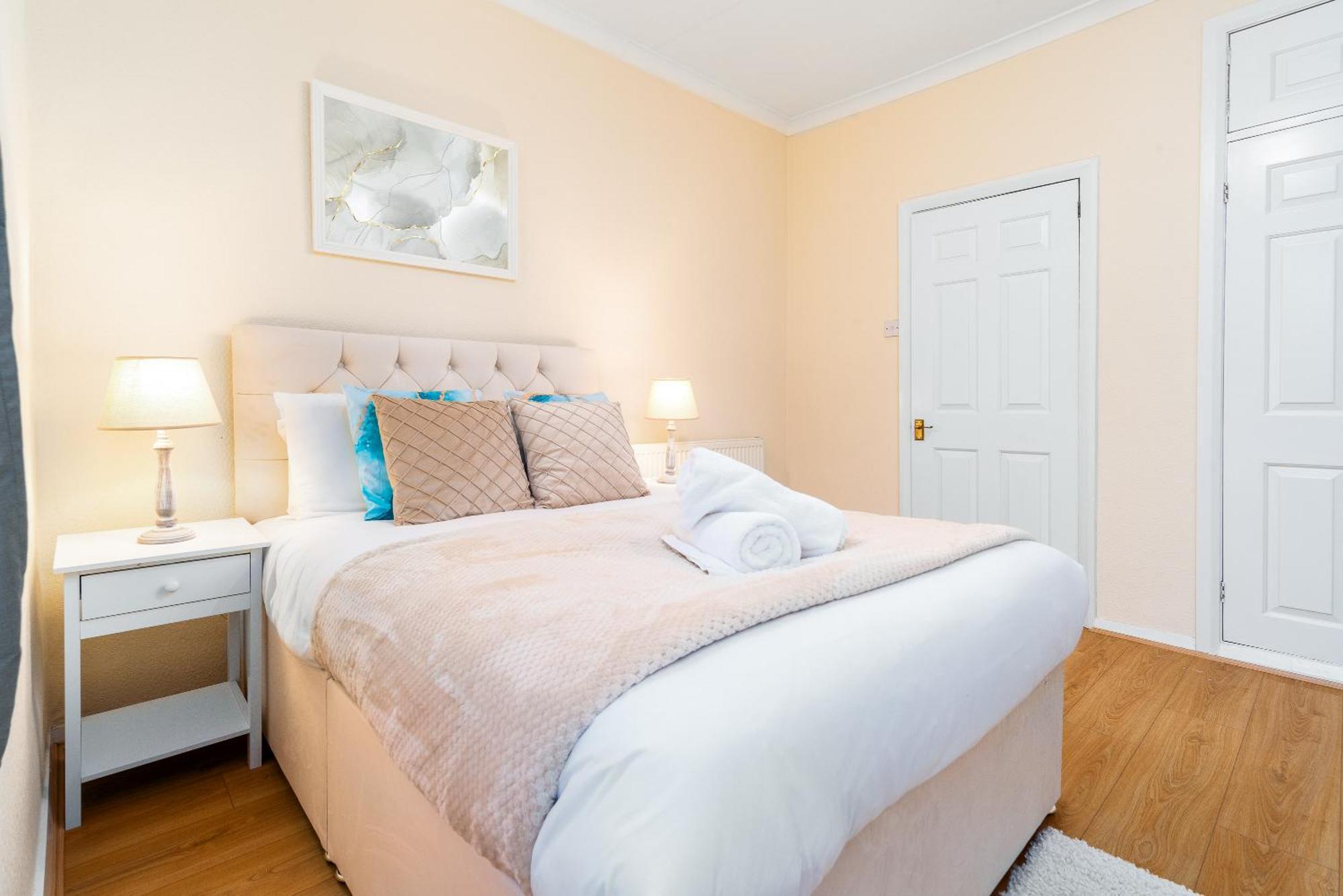 Luxury 3 Bedroom House - Harborne - Parking - Garden - Wifi & Netflix 122G Birmingham Luaran gambar