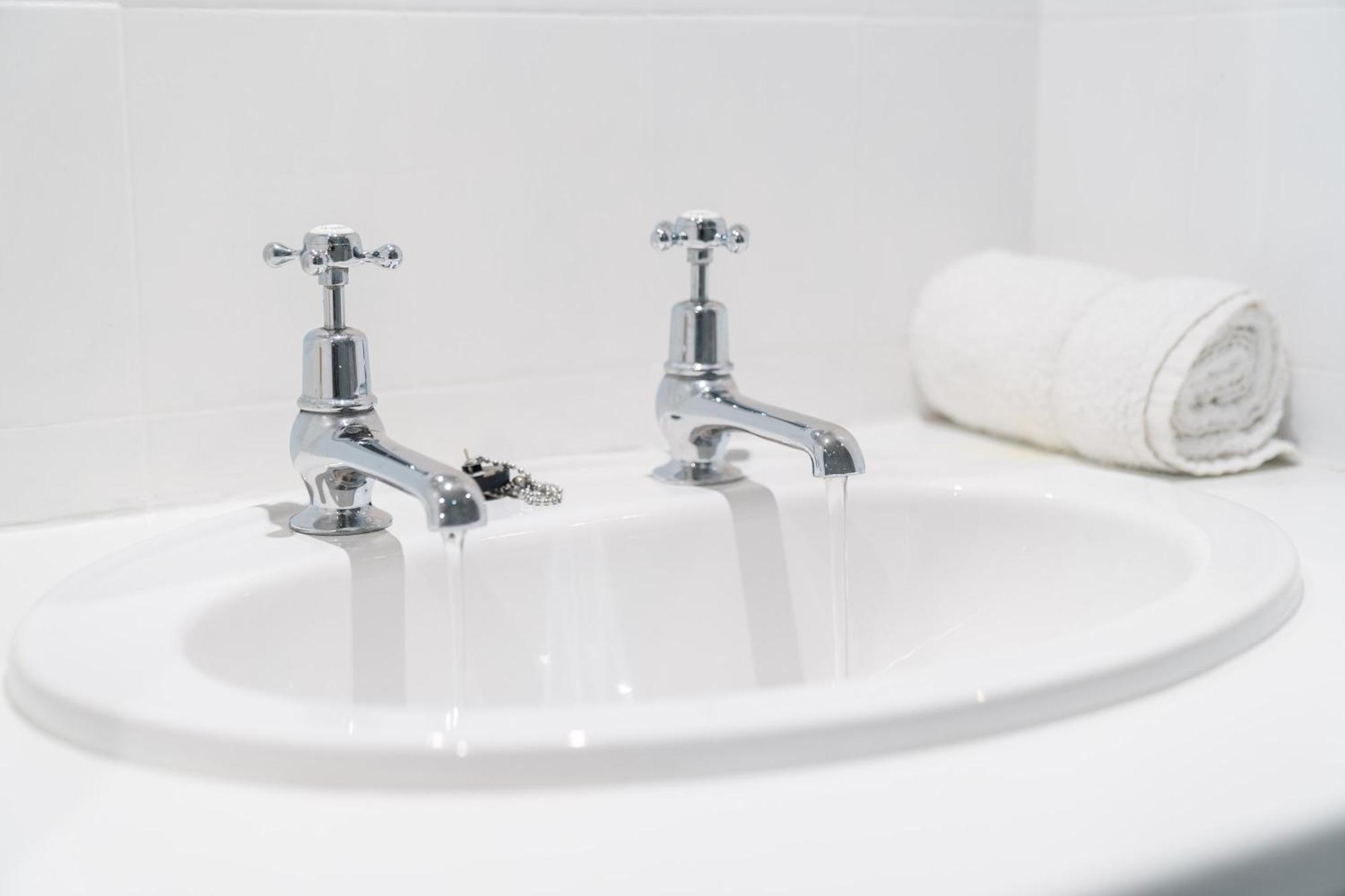 Luxury 3 Bedroom House - Harborne - Parking - Garden - Wifi & Netflix 122G Birmingham Luaran gambar
